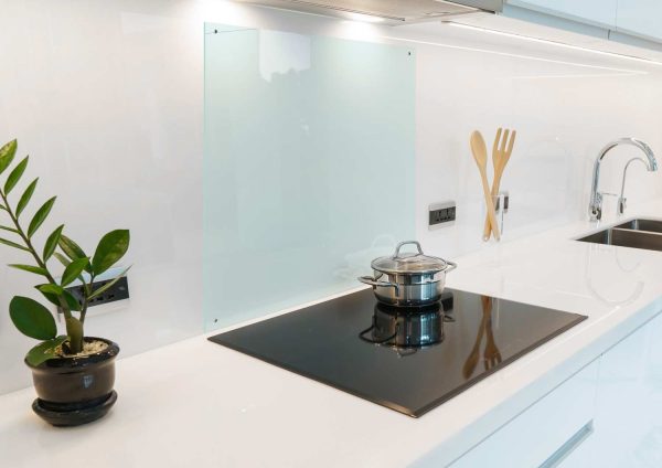 clear glass kitchen splashback